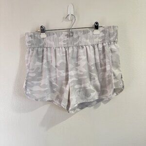 DSG Dick's Sporting Goods Shorts Womens XL Camouflage White Gray Running Active